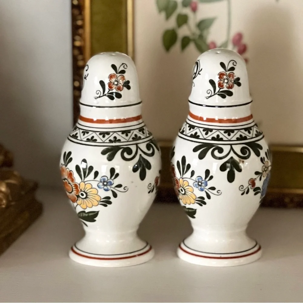 Villeroy & Boch Amsterdam Alt Floral Ceramic Salt & Pepper Shakers